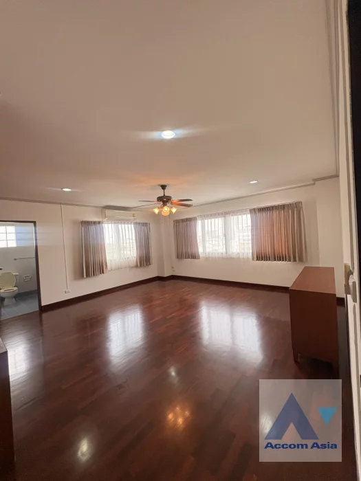 5  4 br Apartment For Rent in Phaholyothin ,Bangkok BTS Saphan-Kwai at Heart of Phaya Thai AA44551