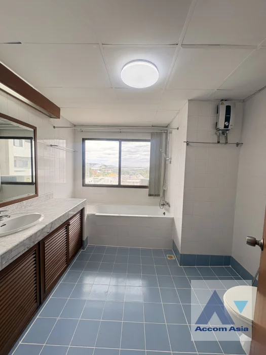 16  4 br Apartment For Rent in Phaholyothin ,Bangkok BTS Saphan-Kwai at Heart of Phaya Thai AA44551