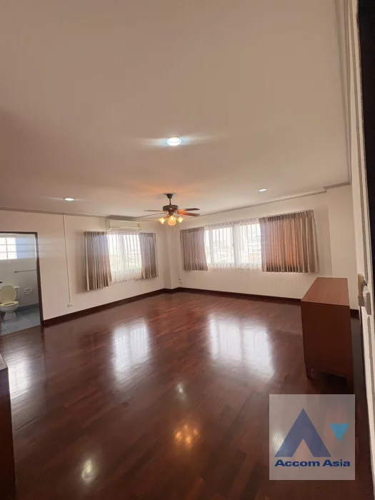 8  4 br Apartment For Rent in Phaholyothin ,Bangkok BTS Saphan-Kwai at Heart of Phaya Thai AA44551