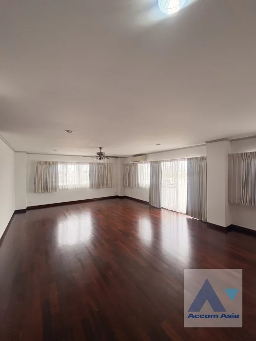10  4 br Apartment For Rent in Phaholyothin ,Bangkok BTS Saphan-Kwai at Heart of Phaya Thai AA44551