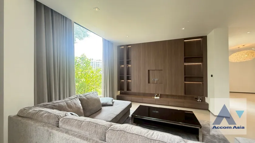 4  3 br Apartment For Rent in Sukhumvit ,Bangkok BTS Phrom Phong at Modern Brand New Apartment AA44583