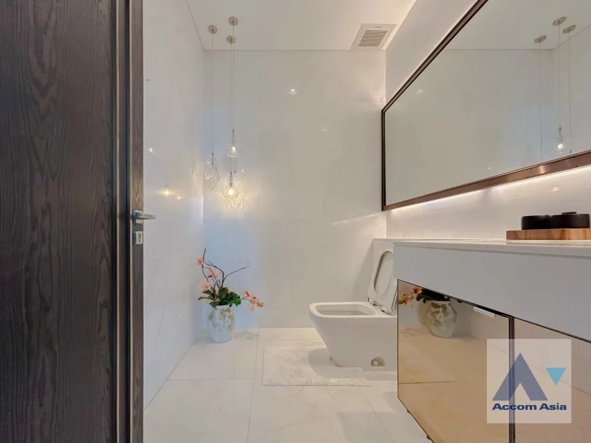 29  3 br Condominium For Sale in Ploenchit ,Bangkok BTS Chitlom at The Residences at Sindhorn Kempinski Hotel Bangkok AA44600