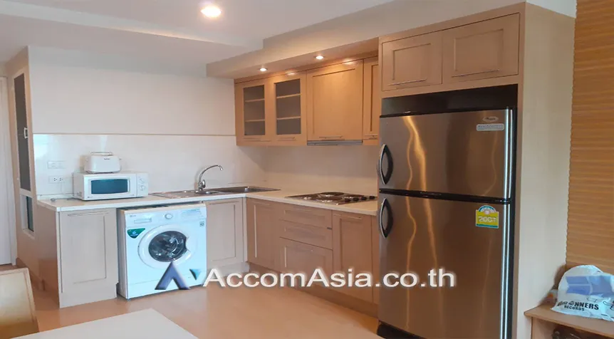 unit 2 Bedrooms  Condominium For Rent in Sukhumvit, Bangkok  near BTS Ekkamai (25903)