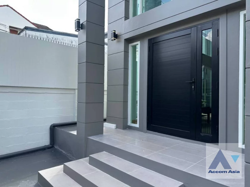  1  3 br Townhouse For Rent in Sukhumvit ,Bangkok BTS Phra khanong AA44795