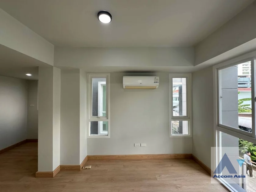 19  3 br Townhouse For Rent in Sukhumvit ,Bangkok BTS Phra khanong AA44795