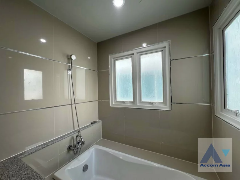 27  3 br Townhouse For Rent in Sukhumvit ,Bangkok BTS Phra khanong AA44795
