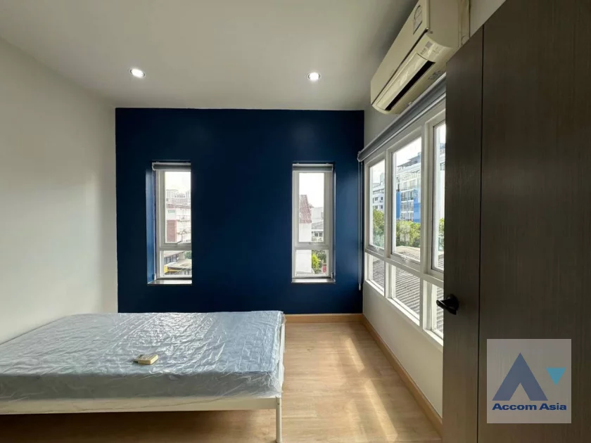 16  3 br Townhouse For Rent in Sukhumvit ,Bangkok BTS Phra khanong AA44795