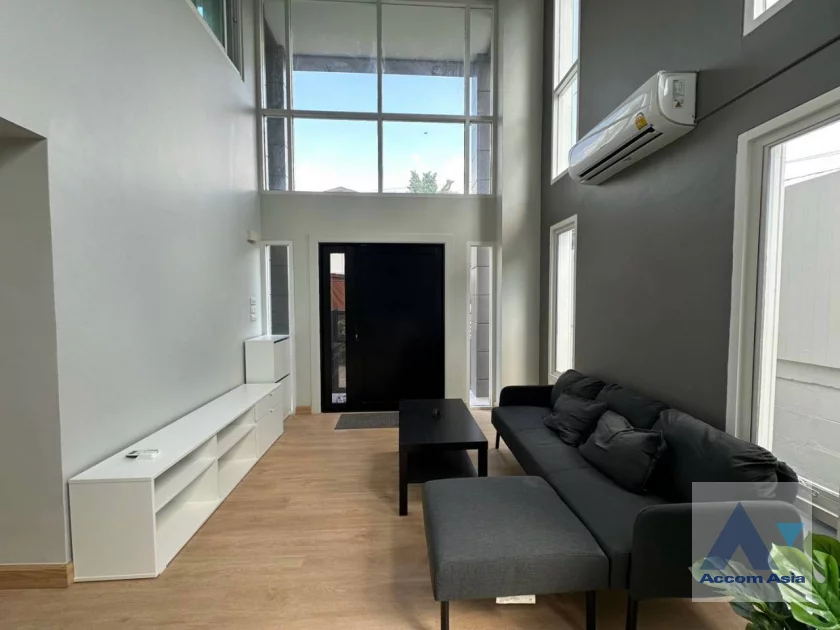  1  3 br Townhouse For Rent in Sukhumvit ,Bangkok BTS Phra khanong AA44795