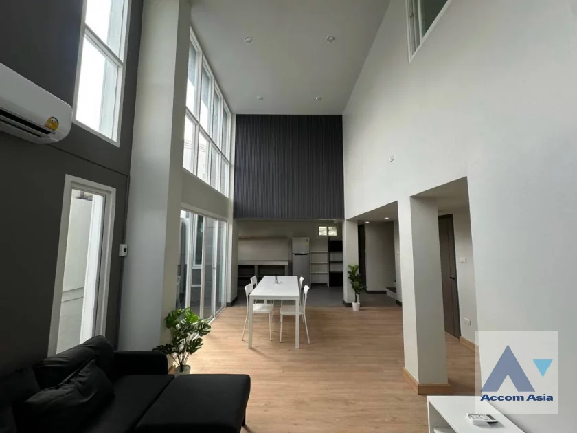 4  3 br Townhouse For Rent in Sukhumvit ,Bangkok BTS Phra khanong AA44795