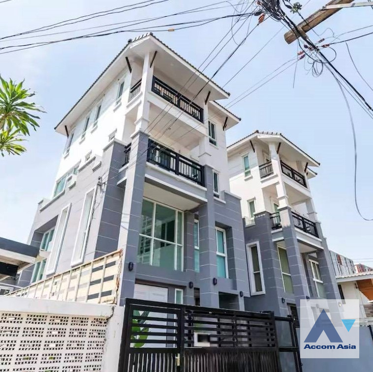  2  3 br Townhouse for rent and sale in Sukhumvit ,Bangkok BTS Phra khanong AA44798