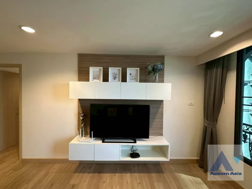 unit 1 Bedroom  Apartment For Rent & Sale in Ploenchit, Bangkok  near BTS Ploenchit (AA44820)