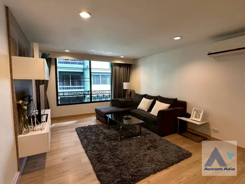 unit 1 Bedroom  Apartment For Rent & Sale in Ploenchit, Bangkok  near BTS Ploenchit (AA44820)
