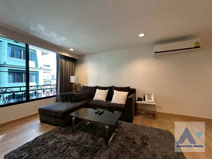 unit 1 Bedroom  Apartment For Rent & Sale in Ploenchit, Bangkok  near BTS Ploenchit (AA44820)