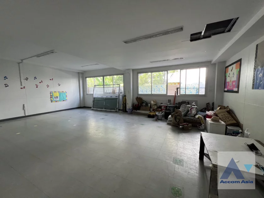 7  House for rent and sale in Sukhumvit ,Bangkok BTS Ekkamai AA44853