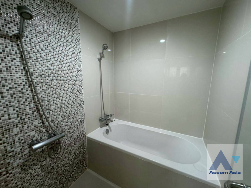 11  2 br Condominium For Rent in Ploenchit ,Bangkok BTS Ratchadamri at The Rajdamri AA44889