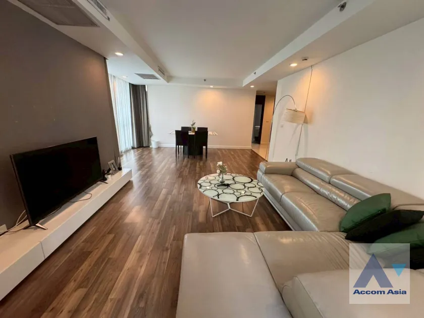 unit 2 Bedrooms  Condominium For Rent in Ploenchit, Bangkok  near BTS Ratchadamri (AA44889)