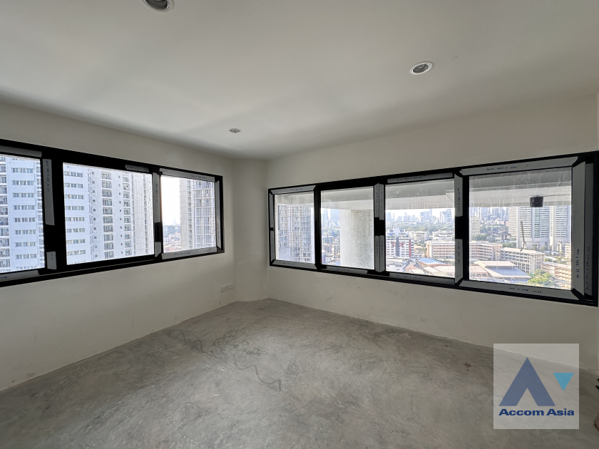  1  3 br Condominium For Rent in Sukhumvit ,Bangkok BTS Phrom Phong at Le Raffine Sukhumvit 24 AA44940