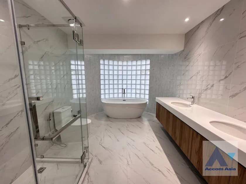 8  3 br Condominium For Rent in Sukhumvit ,Bangkok BTS Phrom Phong at Le Raffine Sukhumvit 24 AA44940
