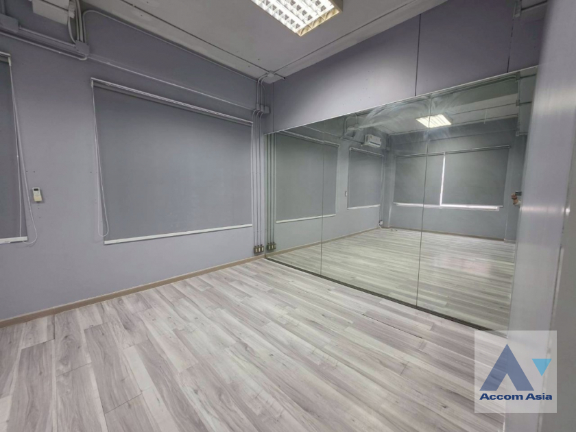 12  8 br House for rent and sale in Sukhumvit ,Bangkok BTS Punnawithi AA45036