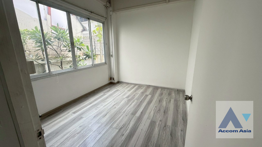 14  8 br House for rent and sale in Sukhumvit ,Bangkok BTS Punnawithi AA45036