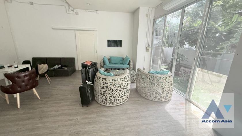  1  8 br House for rent and sale in Sukhumvit ,Bangkok BTS Punnawithi AA45036