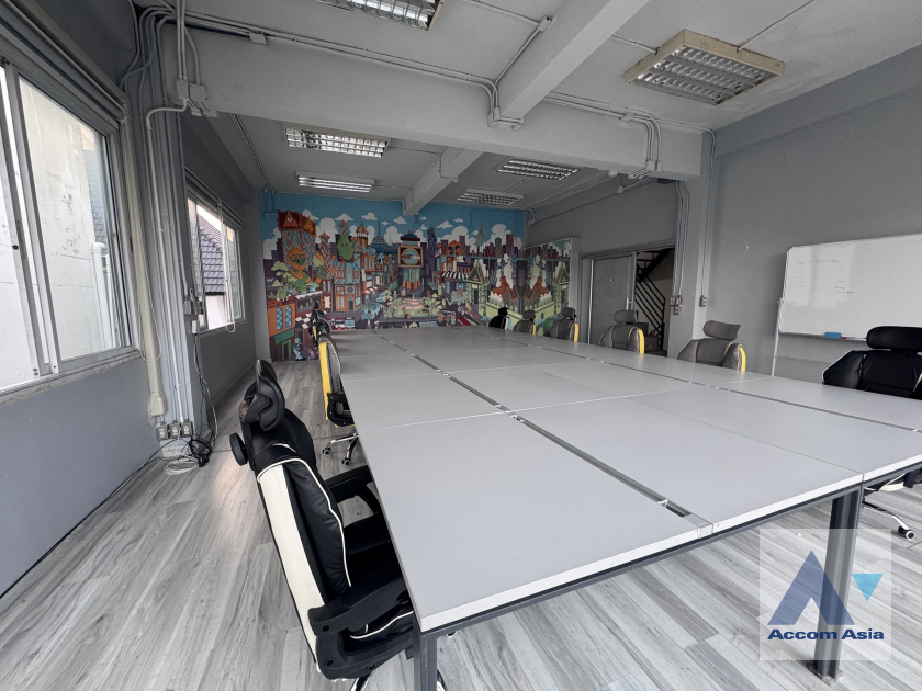 7  8 br House for rent and sale in Sukhumvit ,Bangkok BTS Punnawithi AA45036