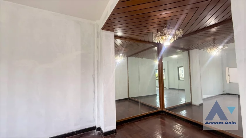 16  5 br Townhouse for rent and sale in Sukhumvit ,Bangkok BTS Phrom Phong AA45071
