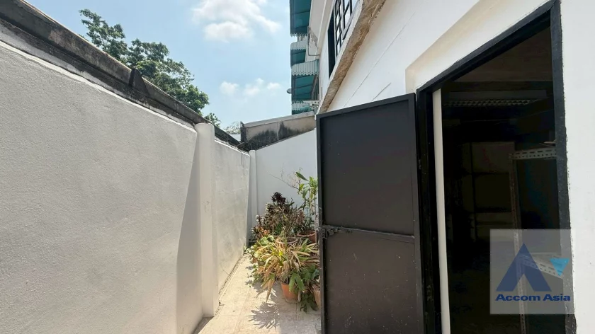 18  5 br Townhouse for rent and sale in Sukhumvit ,Bangkok BTS Phrom Phong AA45071