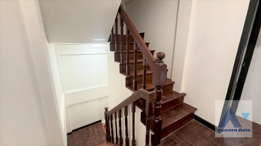 11  5 br Townhouse for rent and sale in Sukhumvit ,Bangkok BTS Phrom Phong AA45071
