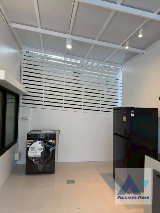 18  3 br Townhouse For Rent in Pattanakarn ,Bangkok BTS On Nut at Areeya Mandarina 77 AA45108