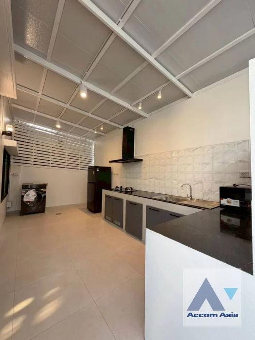 5  3 br Townhouse For Rent in Pattanakarn ,Bangkok BTS On Nut at Areeya Mandarina 77 AA45108
