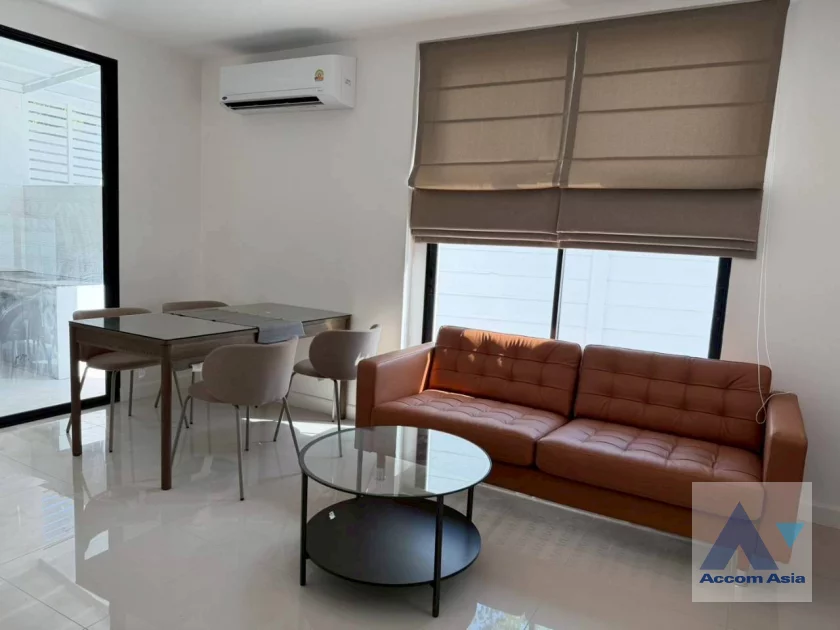  2  3 br Townhouse For Rent in Pattanakarn ,Bangkok BTS On Nut at Areeya Mandarina 77 AA45108