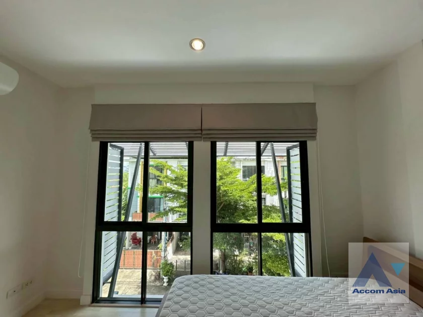 10  3 br Townhouse for rent and sale in Pattanakarn ,Bangkok BTS On Nut at Areeya Mandarina 77 AA45108