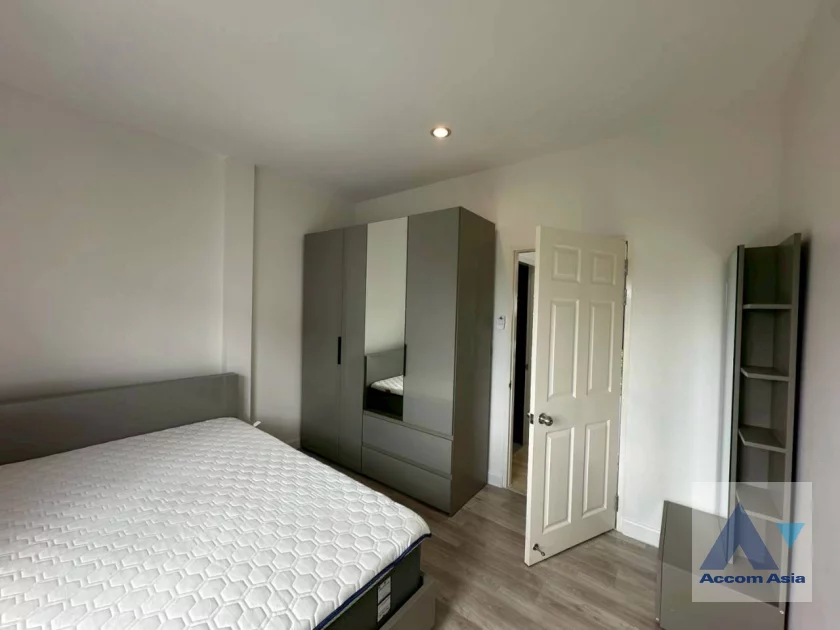 12  3 br Townhouse for rent and sale in Pattanakarn ,Bangkok BTS On Nut at Areeya Mandarina 77 AA45108