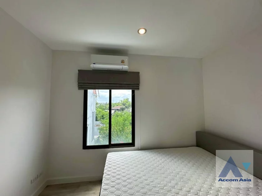 11  3 br Townhouse for rent and sale in Pattanakarn ,Bangkok BTS On Nut at Areeya Mandarina 77 AA45108