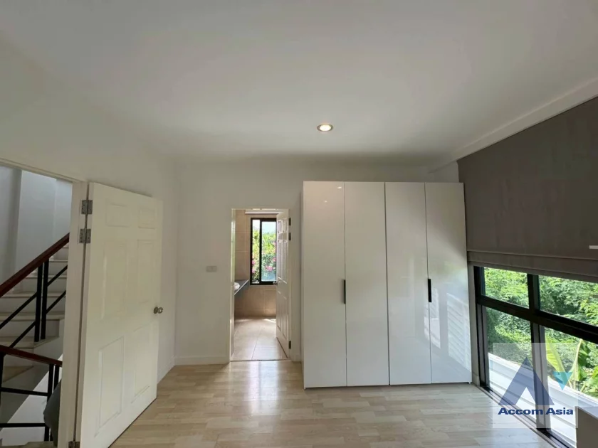 8  3 br Townhouse for rent and sale in Pattanakarn ,Bangkok BTS On Nut at Areeya Mandarina 77 AA45108