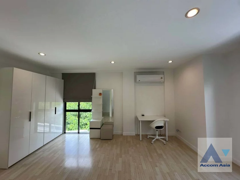9  3 br Townhouse for rent and sale in Pattanakarn ,Bangkok BTS On Nut at Areeya Mandarina 77 AA45108