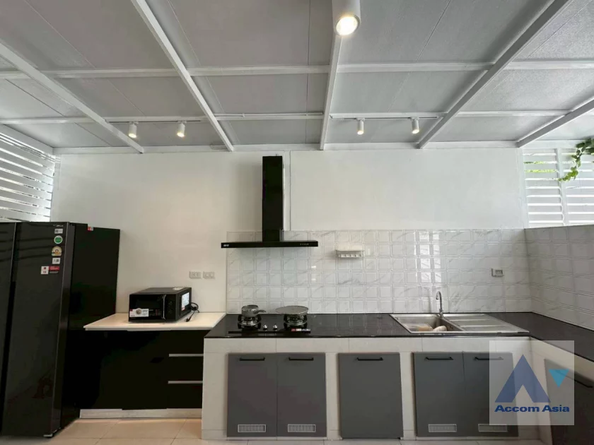 4  3 br Townhouse for rent and sale in Pattanakarn ,Bangkok BTS On Nut at Areeya Mandarina 77 AA45108