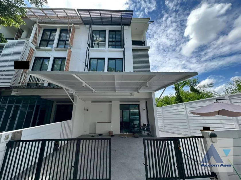 21  3 br Townhouse for rent and sale in Pattanakarn ,Bangkok BTS On Nut at Areeya Mandarina 77 AA45108
