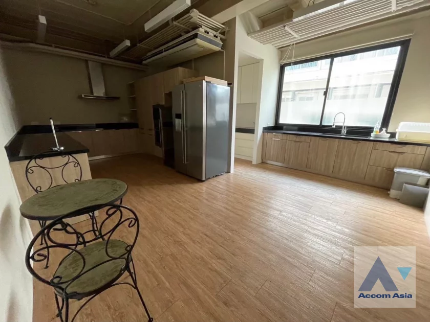 13  3 br Townhouse For Rent in Sukhumvit ,Bangkok BTS Thong Lo AA45115