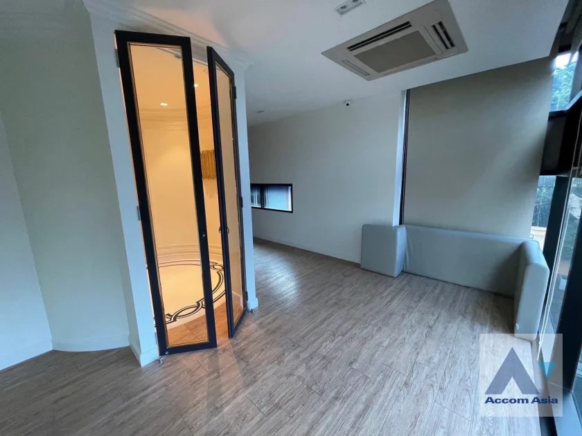 19  3 br Townhouse For Rent in Sukhumvit ,Bangkok BTS Thong Lo AA45115