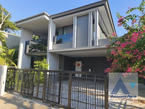 unit 4 Bedrooms  House For Rent in Krungthep Kreetha, Bangkok  near ARL Ban Thap Chang (AA45130)