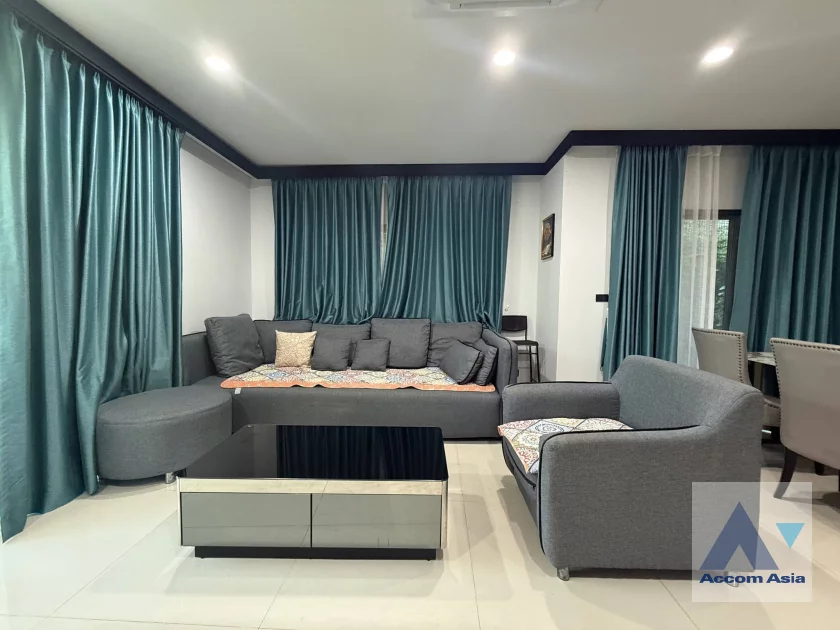 unit 4 Bedrooms  House For Rent in Krungthep Kreetha, Bangkok  near ARL Ban Thap Chang (AA45130)