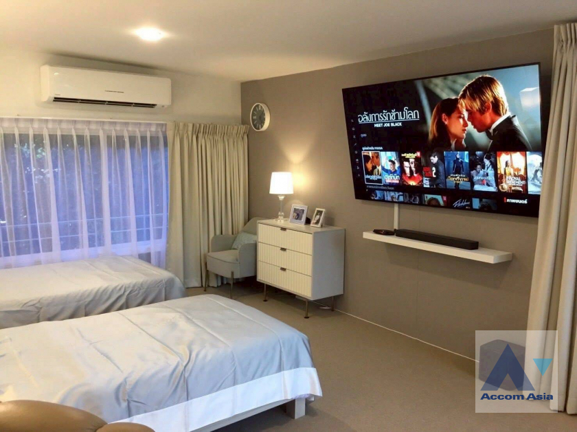 8  4 br House For Sale in  ,Bangkok  at Noble Thara Phatthanakan Village AA45146