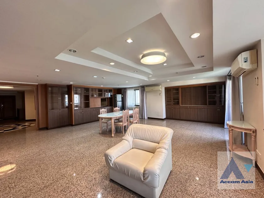 unit 3 Bedrooms  Condominium For Rent in Sukhumvit, Bangkok  near BTS Phrom Phong (AA45151)