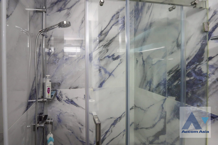 9  2 br Condominium for rent and sale in Ploenchit ,Bangkok BTS Ratchadamri at Baan Thanon Sarasin AA45162