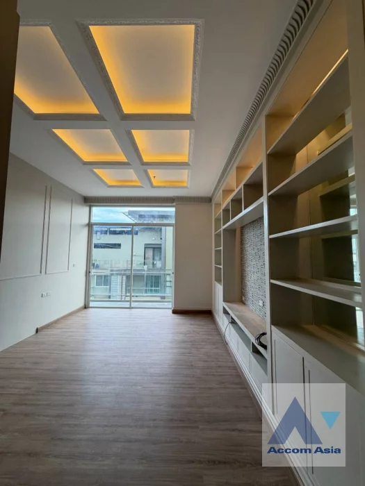 Penthouse, Pet friendly apartment for rent in Sukhumvit at Your Living Lifestyle, Bangkok Code AA45196
