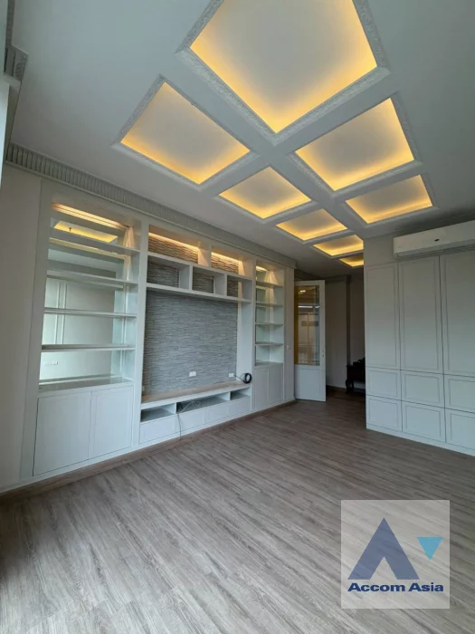 Penthouse, Pet friendly |  Your Living Lifestyle Apartment  3 Bedroom for Rent BTS Thong Lo in Sukhumvit Bangkok