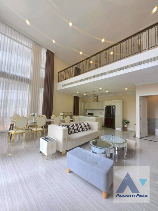 Luxury, Private Swimming Pool, Pet friendly townhouse for rent in Sukhumvit, Bangkok Code AA45228