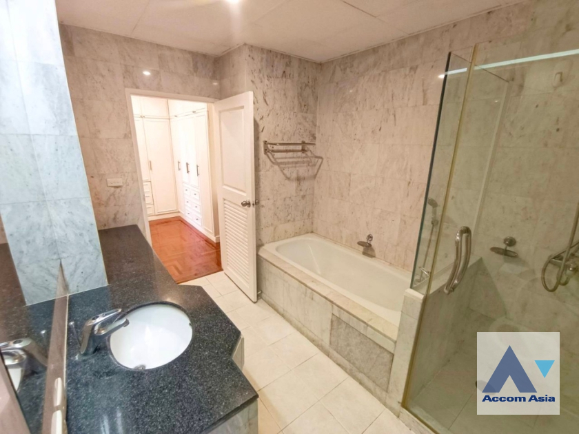 13  3 br Apartment For Rent in Phaholyothin ,Bangkok BTS Ari at Simply Delightful - Convenient AA45235